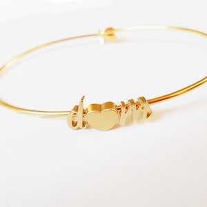 Initialarmband guld kursiv initial hjärtarmband armband skrift gemener, alla hjärtans dag-present. brudtärnepresent bröllop minimalistisk bild 3