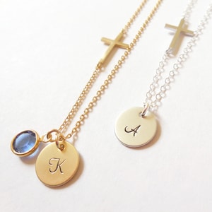 Seitlich Kreuz Anfangsstein Halskette, benutzerdefinierte erste Kreuz Halskette, zierliches Kreuz, personalisierte seitlich Kreuz Halskette Weihnachtsgeschenk