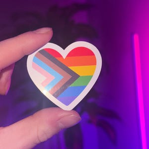 Sticker REGENBOOG HART PRIDE! | Perfect voor Pride Month!