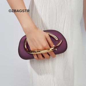 Vintage Burgunder Clutch-Tasche mit Metalldekor, Ketten-Schulter-Crossbody Perfekt für Hochzeiten, Partys, Büro, College Alltags-Chic-Stil