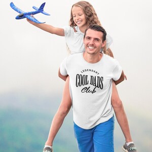 Cool Dads Club T-Shirt – Funny Dad Shirt – Gift for Cool Dads – Retro Vintage Dad Tee – Father’s Day Gift – Men’s Shirt