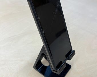 3D Printed PETG Phone Stand – Simple Desk or Shop Holder