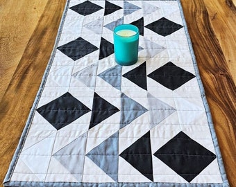 Faded Arrows Table Runner Printable Tutorial