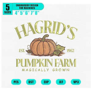 Pode incluir: Um design de bordado com o texto "Hagrid's Pumpkin Farm" e uma ilustração de abóbora. O design inclui o texto "Est. 1962" e as palavras "Magically Grown". Disponível em 5 tamanhos: 10.16cm, 12.7cm, 15.24cm, 17.78cm e 20.32cm.