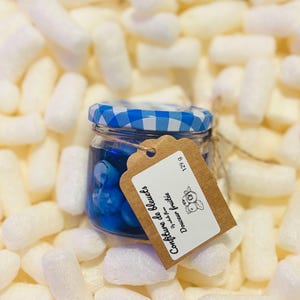 confiture de bleuet ou fraise  -blueberry jam or strawberry jam