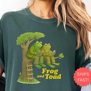 Frog and Toad Shirt, Classic Book Tee for Readers, Vintage Aesthetic Frog Shirt, Cottagecore Graphic Tee, Book Lover Gift for Women