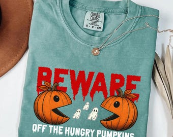 Camiseta Comfort Colors® Abóboras Famintas - Camiseta Divertida com Abóbora - Camiseta da Temporada de Abóboras - Camiseta de Outono - Camiseta de Ação de Graças - Presente de Halloween
