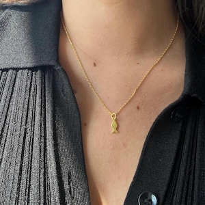 Dainty Fish Necklace, Tiny Fish Charm Necklace, Minimalist Pendant, Sea Lover Necklace, Necklace for Women, Ocean Jewelry, Gift for Her