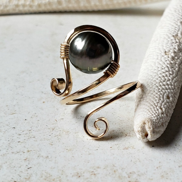 Tahitian Pearl Wire Ring, Adjustable Black Pearl Ring, Paisley Pearl Ring, 9 mm Tahitian Pearl