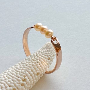 Peach Pearl Ring, Stackable Pearl Ring, June Birthstone Ring, Freshwater Pearl Wire Ring, Floating Pearl Ring