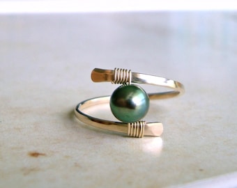 Pearl Wire Ring, Freshwater Solitaire Pearl Ring, Minimalist Gold Pearl Ring:  Choose Your Color