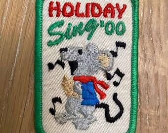 Y2K Girl Scout Patch – Holiday Sing ’00 Mouse – Vintage 2000 Caroling Badge