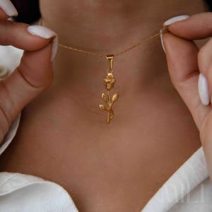 Gold Rose Flower Pendant Necklace, Dainty Rose Flower Necklace, Floral Necklace, Rose Charm Necklace, Gift for her