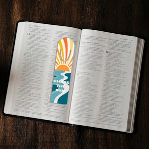 Chase The Sun Retro Sunset Bookmark - Metal Bookmark, Inspirational Gift, Book Lover Gift, Unique Page Holder, Reading Accessories