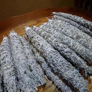 Wild Sage Smudge Stick – Hand-Tied Colorado Sage for Cleansing, Meditation, Ritual, Home Energy Clearing, Smoke Bundle