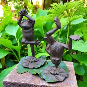 Cast Iron Yoga Frogs Garden Ornaments, 17cm Tall Frog Statues, Outdoor Yoga Frog Decorations, Whimsical Garden Sculptures, Frog Lover Gift