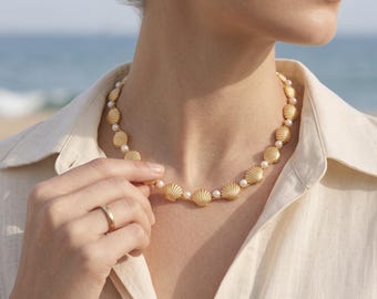 Pearl Choker Necklace Gift for Her | Dainty Gold Shell Pearl Clavicle Chain | Birthday Gift for Girlfriend Mom