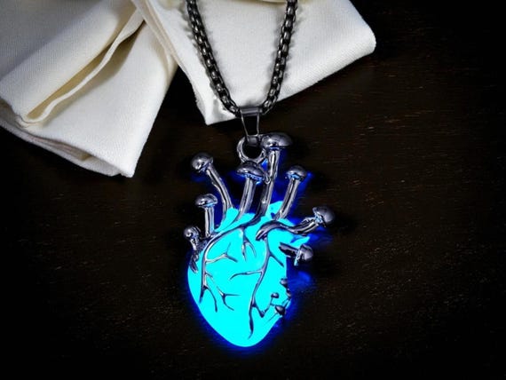Glow in the Dark Heart Locket Necklace - Zinc Alloy Pendant Charm