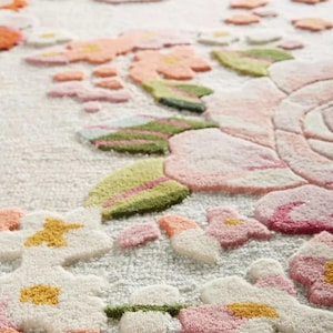 Blush Rose Wool Rug - Hand Tufted Floral Area Rug, Scalloped Cottagecore Vintage Style Carpet, Kids Room & Living Room Decor