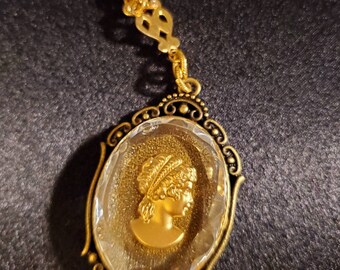 Heavy Cameo Necklace, Gold, Antique Gold Frame, Ornate, Feminine Cameo, Ling Heavy Chain, 3D Lady, Glass, Gold, Heavy Cable, Glass Cameo