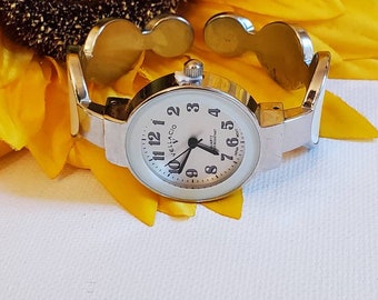 White Retro Bracelet Watch, NEW Battery, Ladies Bracelet Cuff, Expandable Bracelet, Great Working Condition, Water Resistant, By Velacio