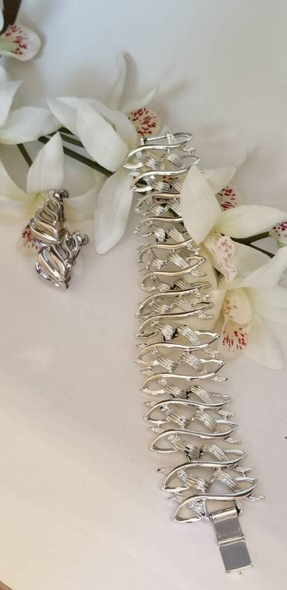 NAPIER Ribbon Earrings, Ribbon Loop Pattern, Ribb… - image 2