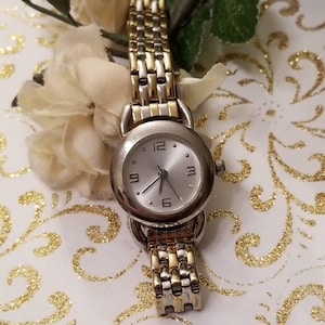 Ladies Wristwatch, Two Tone, Silver and Gold, Link Band, NEW Battery, Silver Watch Face, Analog, NEW BATTERY, Keeping Good Time