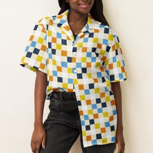 Aroace プライド チェッカーボード シャツ – オーバーサイズ LGBTQ ボタンアップ