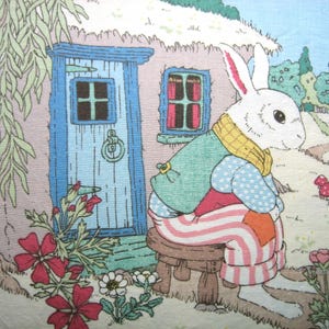 ミスターラビットの丈夫な綿生地、クリーム色の背景（36 x 54インチ）1980年代、サイラスクラーク社、デュポン