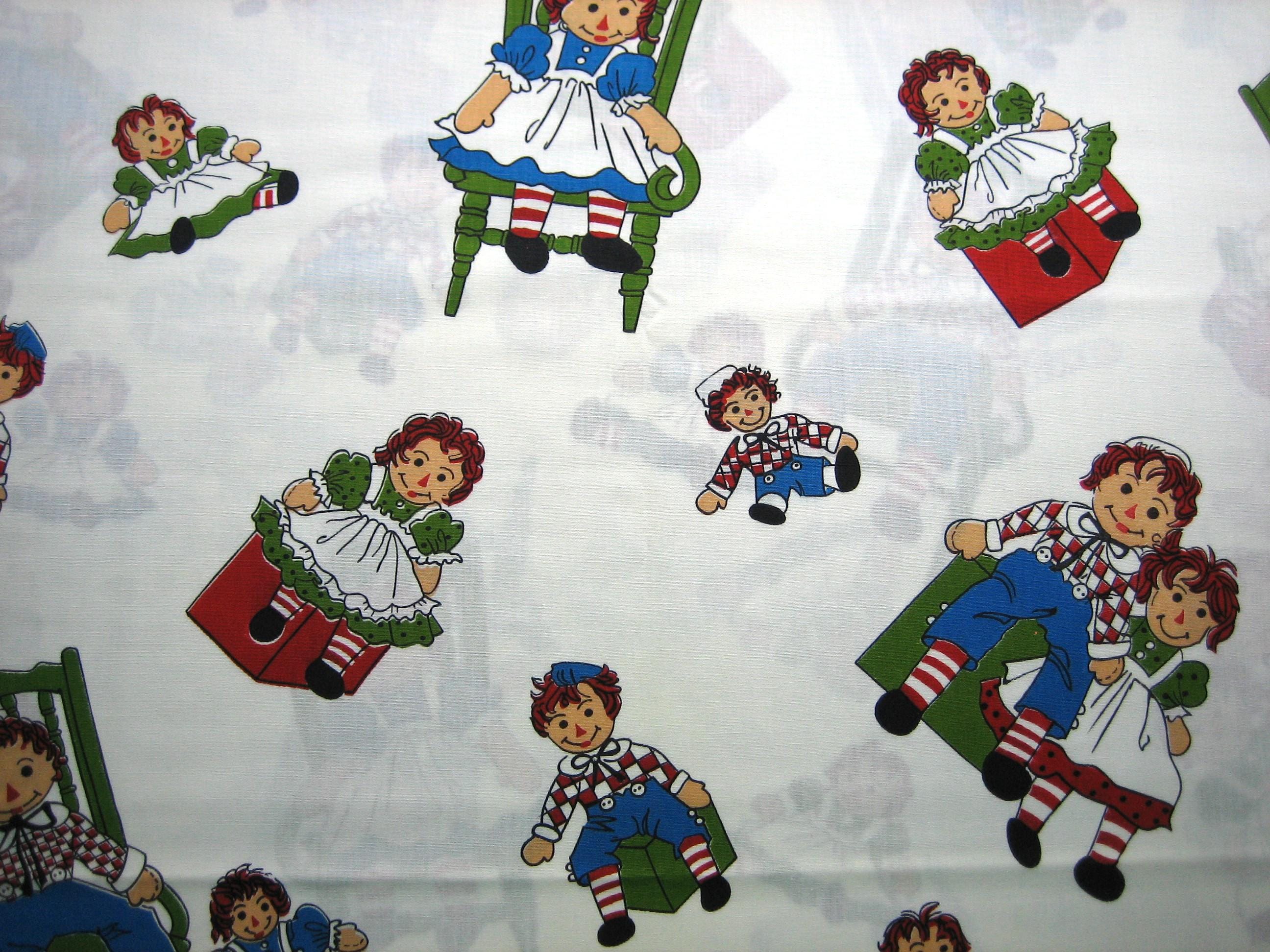 ラガディ・アンとアンディが椅子に座った人形を投げる（似ている）29 x