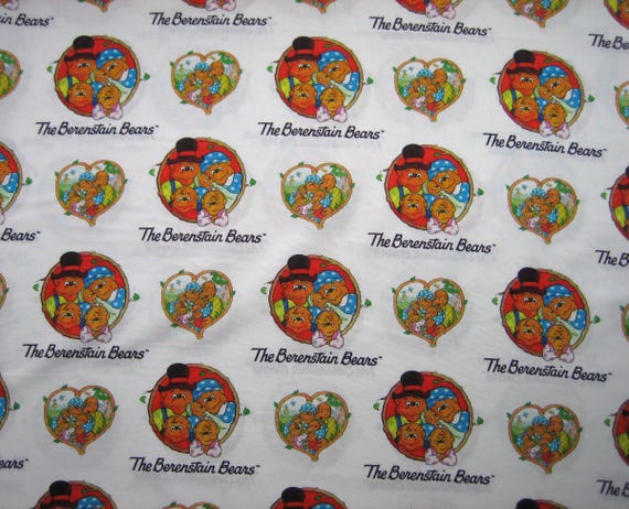 RARE : Berenstain Bears cotton Fabric, with family photo, in circle and heart shapes. Joann fabrics  ( 18 x 44 inches )