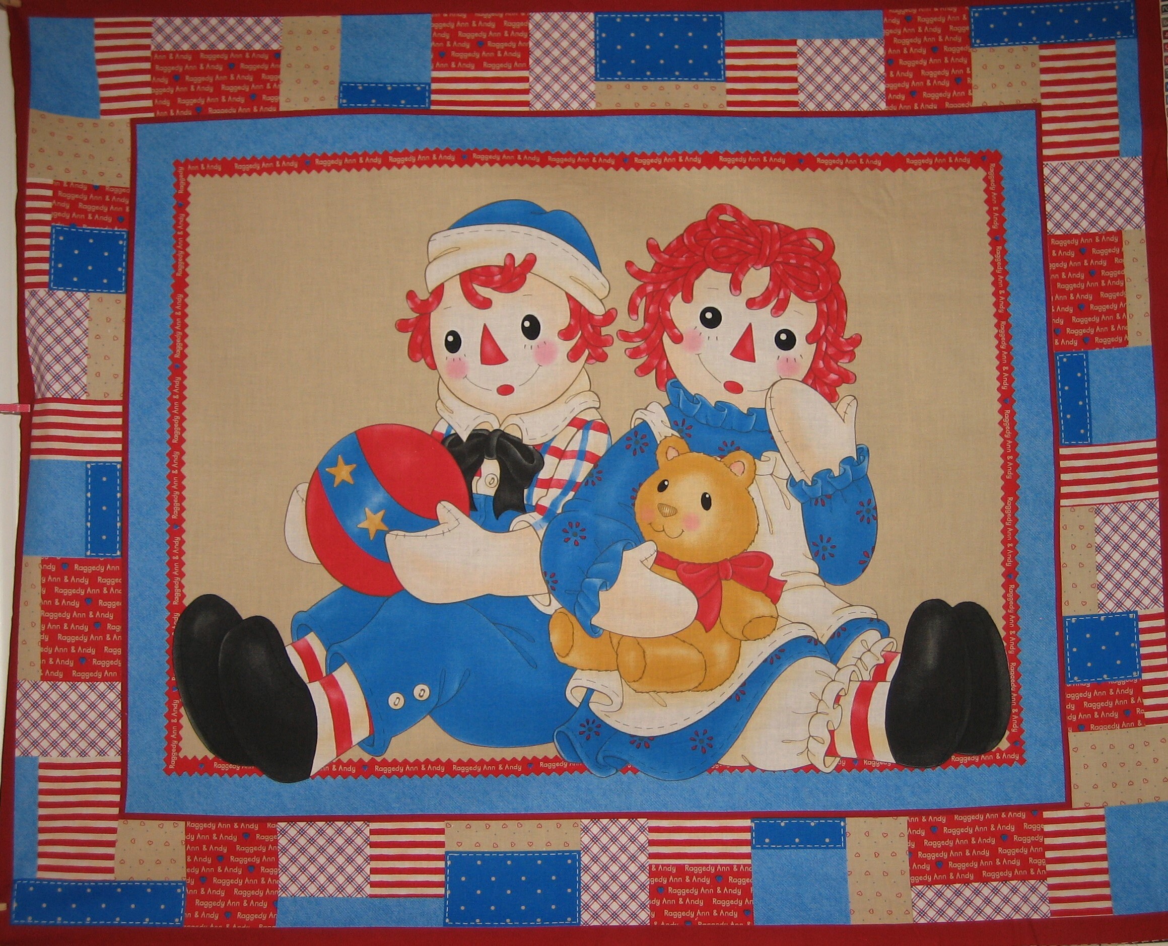 REDUCED PRICE : Raggedy Ann and Andy Wall Panel ( Daisy Kingdom