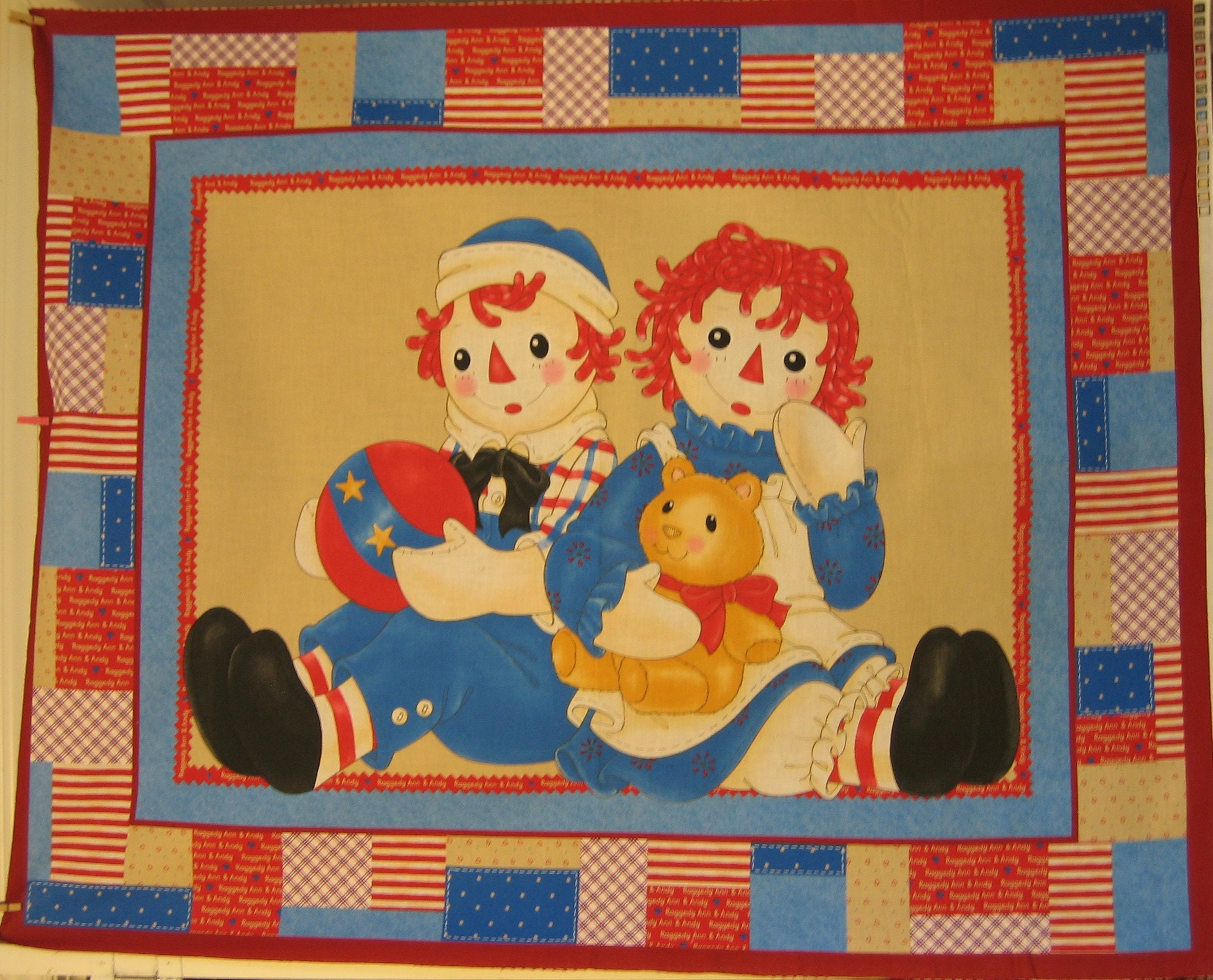 REDUCED PRICE : Raggedy Ann and Andy Wall Panel ( Daisy Kingdom