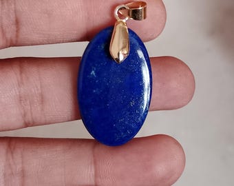 ゴールドメッキのラピスラズリペンダント、ブルーオーバルジェムストーンネックレス、彼女へのステートメントジュエリーギフト