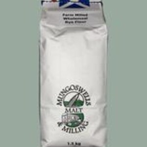 May include: A white paper bag of Mungoswells Malt & Milling rye flour. The bag has the text "Farm Milled Wholemeal Rye Flour" and a logo with a bridge and the text "Malt & Milling". The bag contains 1.5 kg of flour.