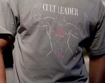 Camiseta de líder de culto - Figura pagana dibujada a mano - Diseñada por SACRA Studio