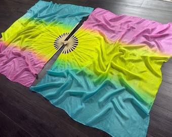 Juego de abanicos Pan Pride UV Silk ** con gran descuento - defectos en la tela ** - Varillas Wisp de 12" - Velos cortos de 37" - Seda extra ancha
