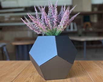 Maceta geométrica de metal, moderna maceta de acero, hecha a mano con recubrimiento en polvo, decoración minimalista para interiores, estilo industrial, maceta negra.