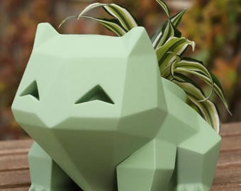 Low-Poly Bulbasaur Planter – Drain Holes | Includes Plant Container | 3D Printed | Pokémon-Inspired