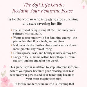 Op de afbeelding: Zachtroze en witte afbeelding met de tekst "WHO THIS BOOK IS FOR" en "The Soft Life Guide: Reclaim Your Feminine Peace." De tekst beschrijft de doelgroep van het boek en de voordelen.