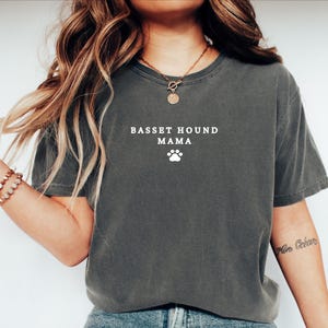 Basset Hound Mama T-shirt, Cute Dog Lover Gift, Unisex Tee, Pet Owner Apparel, Casual Everyday Wear, Perfect for Mother&#39;s Day