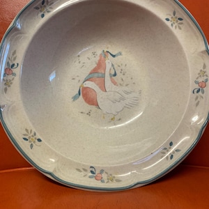 Intetnational China Marmalade Pattern Stoneware 9 Inch Serving Bowl Pre Owned