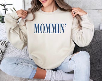 Mommin Shirt, Mom Shirt, New Mom Gift, Expecting Mother Shirt, Trendy Mom Shirts, Mother's Day Gifts, Preppy Mom Shirts