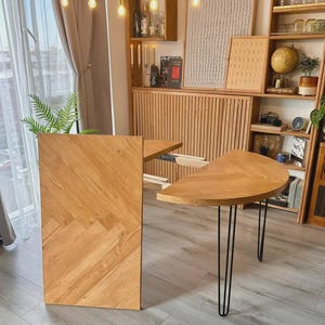 Utdragbart runt matbord med fiskbensinlägg - Rustik stil