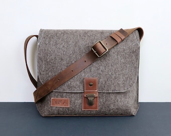 Tas van vilt, wol vilten messenger tas, Dutch Design schoudertas met leren afwerking, premium Nederlands product, iPad tas,