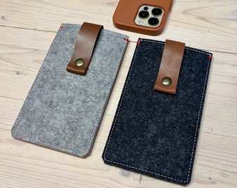 Handmade Woolfelt iPhone 14 Cover: Vegetable-Tanned Leather