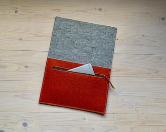 Macbook case, woolfelt two colours with zipper pocket