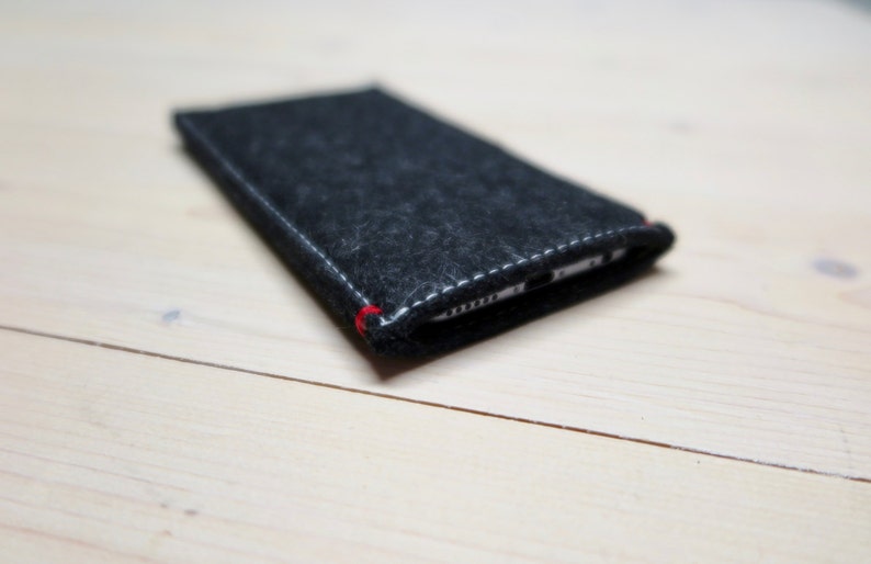 iPhone case, pure woolfelt felt iPhone 15 cover, natural and sustainable black felt cover for all iPhone models image 4