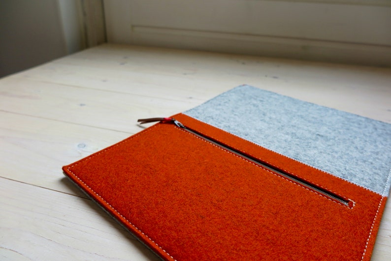 MacBook case, woolfelt two colours with zipper pocket image 3