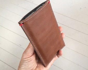 IPHONE 14 LEATHER premium natural cognac case sleeve with dark grey felt lining and red detail - for all iPhone models